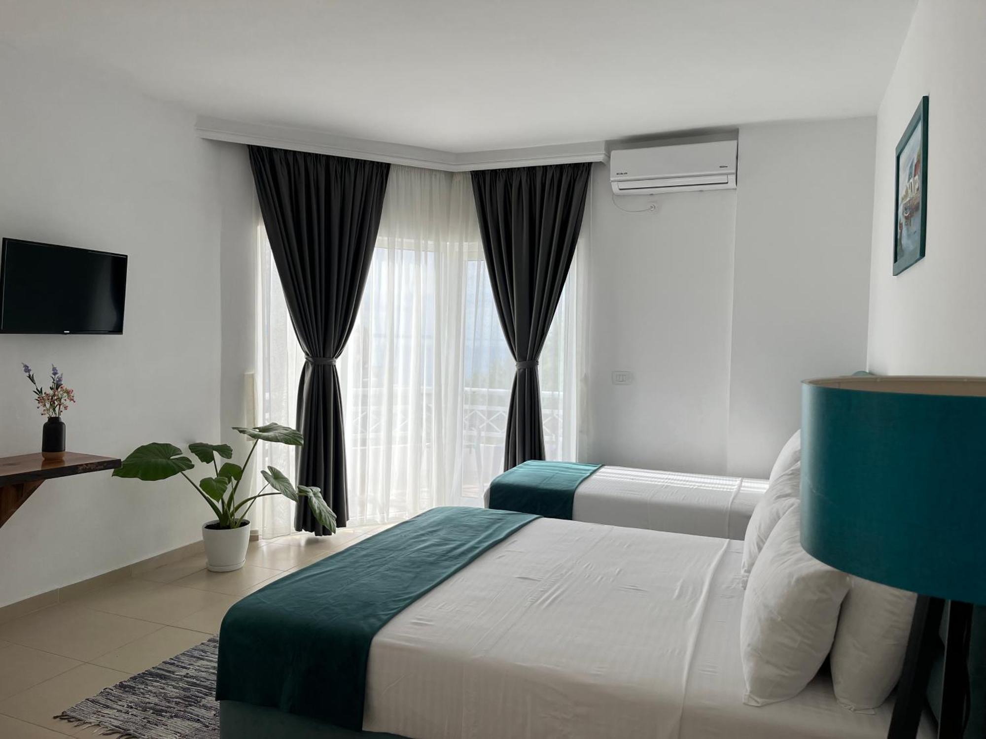 Saranda Hotel Exterior foto